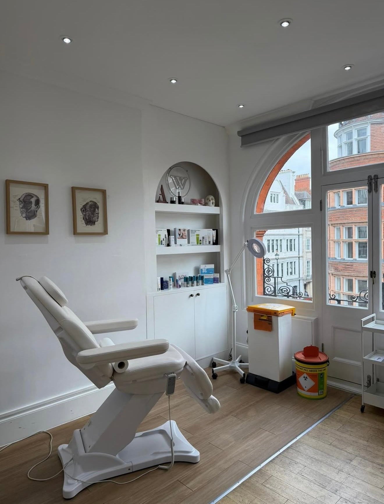 lemon bottle fat dissolving london Dissolving One of our most popular fat-dissolving treatments, designed to target stubborn pockets of fat and help create a more sculpted appearance. Want to find out if Lemon Lemon Bottle - West London